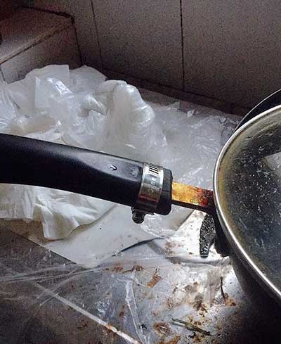 小美不銹鋼喉箍用在抄勺把上進行捆扎